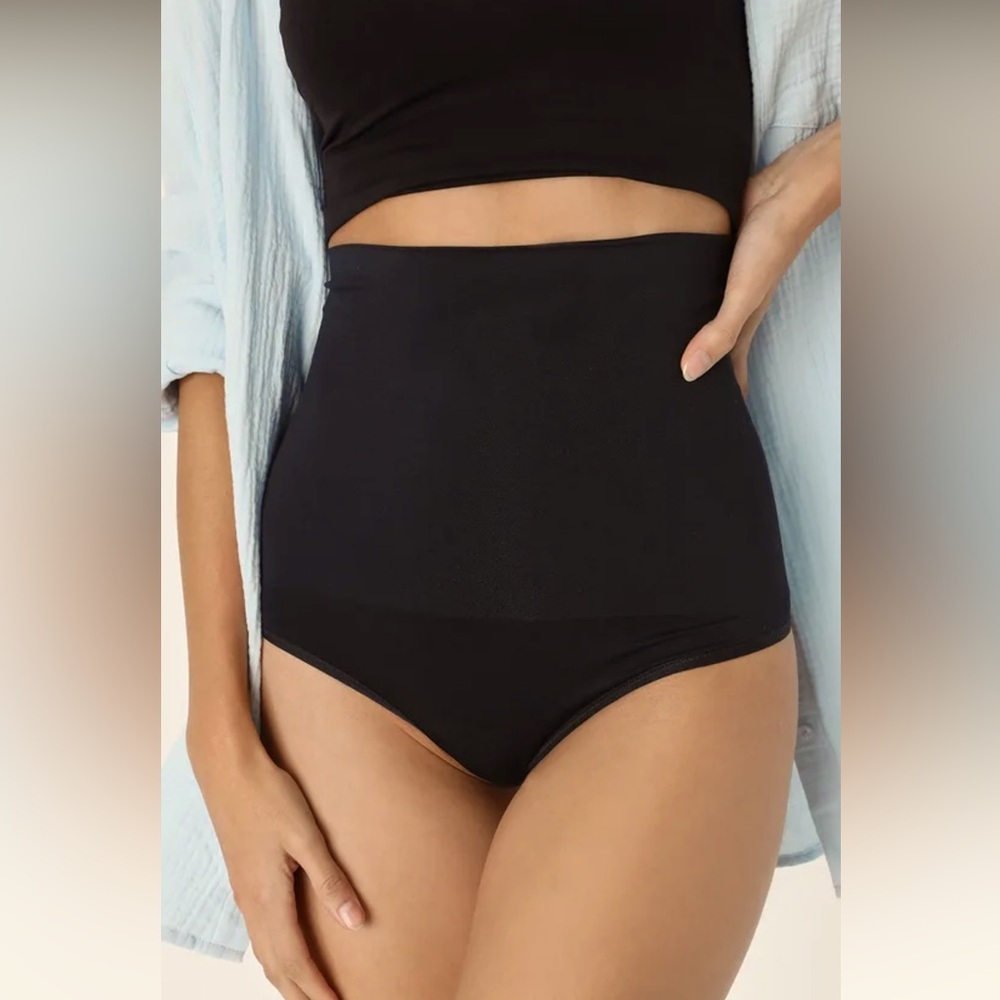 NWT Yummie - Black Nylon Seamless High-Waist Thong Size S/M